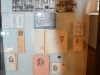Čistyje Prudy (Tolminkiemis). All'interno della ex chiesa, oggi è allestito un museo commemorativo. Questa è una delle vetrinette espositive che raccolgono svariato materiale relativo al poeta.